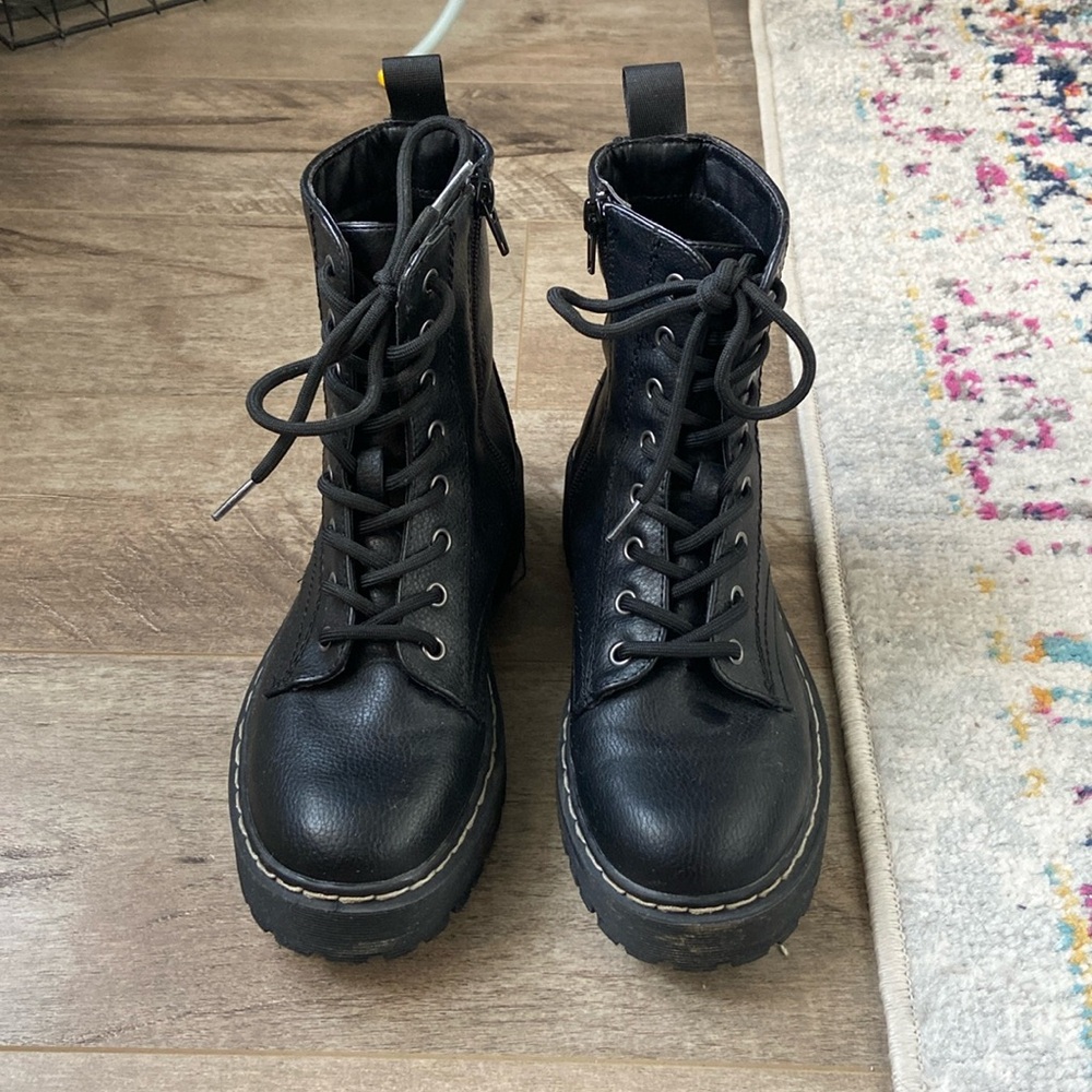 Unionbay Chelsea boots